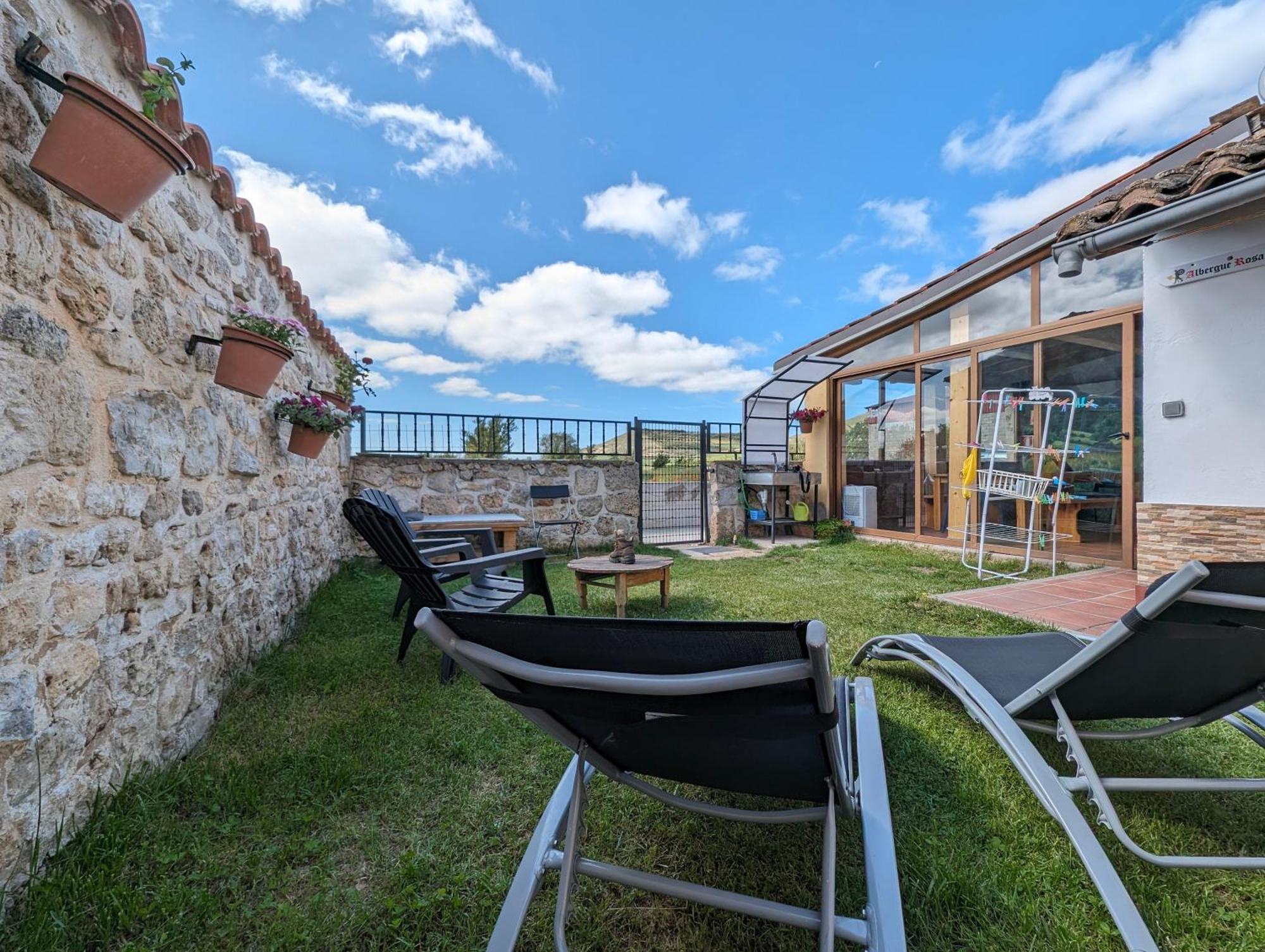 Albergue El Alfar/Pilgrim Hostel Hornillos del Camino Exteriör bild